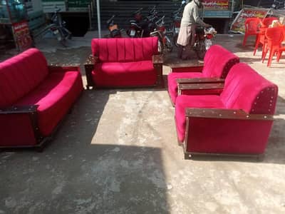 7 seater sofa set available