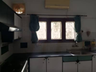 900 Yards Owner Built Bungalow for Rent in Zamzama 2+3 Beds, Garden & Huge Parking