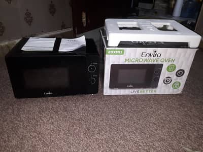 micro wave and 7 plates