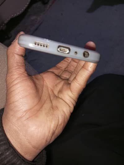 honor 8c used good condition. battery new