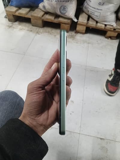 mujha Phone change krna ha