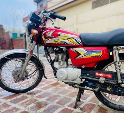 For Sale in mint condition Bike. . Only home used