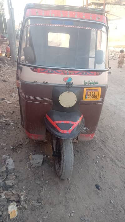 Sazgar rickshaw 2016 white engine 200cc