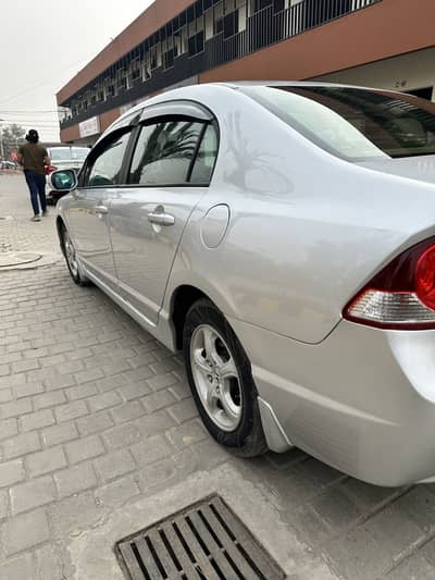 Gari andar say all ganiune or bahir say puri shower paint haa