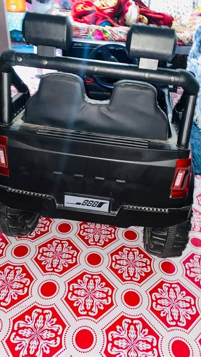 Condition new he kaam use he ghar Chota he Isliye sell