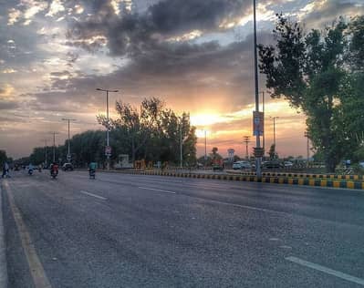 ABF ASSOCAIES OFFERS 12 MARLA PLOT FOR SALE IDEAL LOCATION