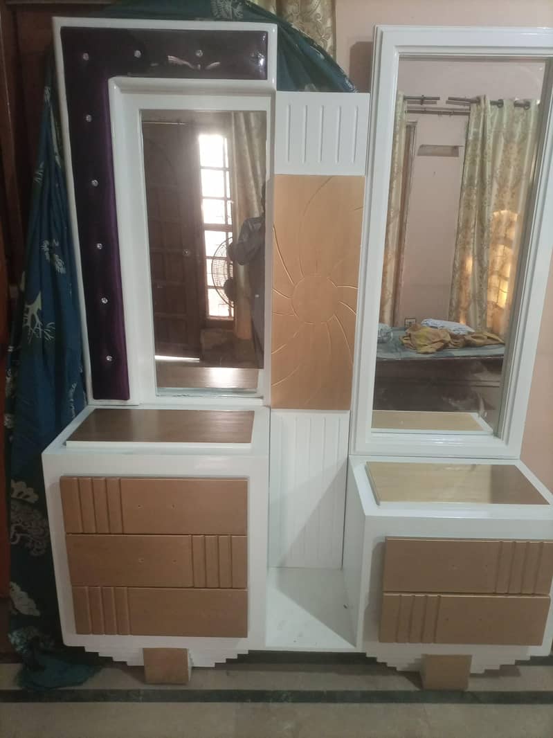 dressing table 1