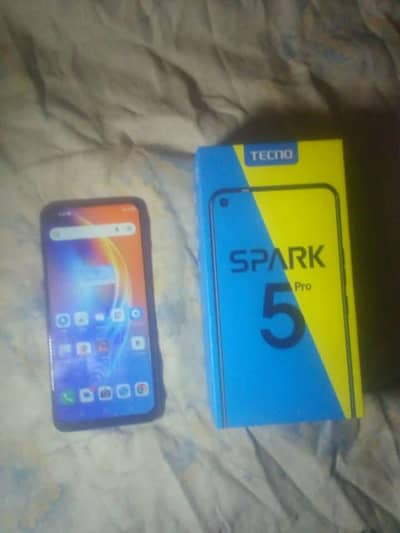 Techno Spark 5 Box hai