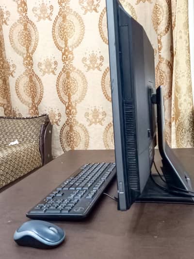 HP EliteOne 800 G1 | Intel i5 4th Gen | 4 GB RAM + 512 GB Storage