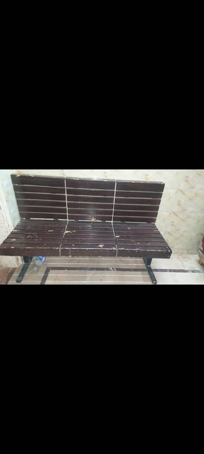 wodden bench  f