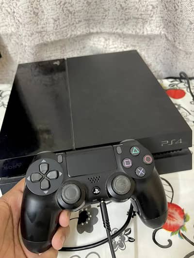 PlayStation 4 (500GB) Used Like New | Complete Set