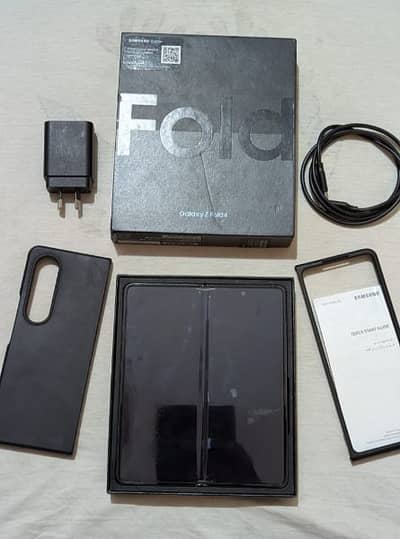 Samsung z fold 4 box all accessories
