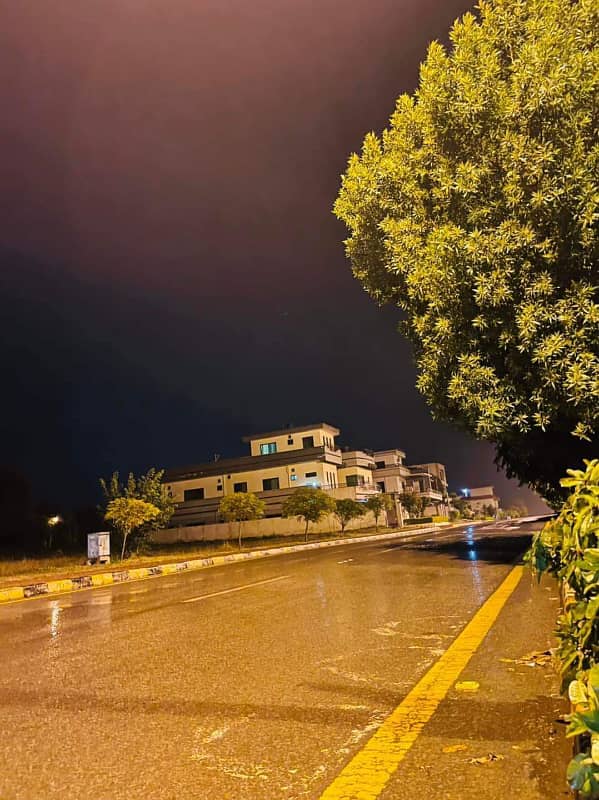 T&T ECHS SIZE 30X60 PLOT 3