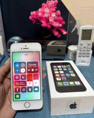 iPhone 5s 64GB for sale My Watsapp number 0301.35. 64.795