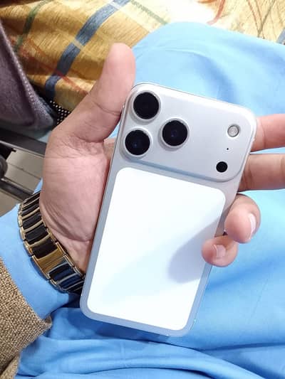 Iphone XR convert in 17 pro