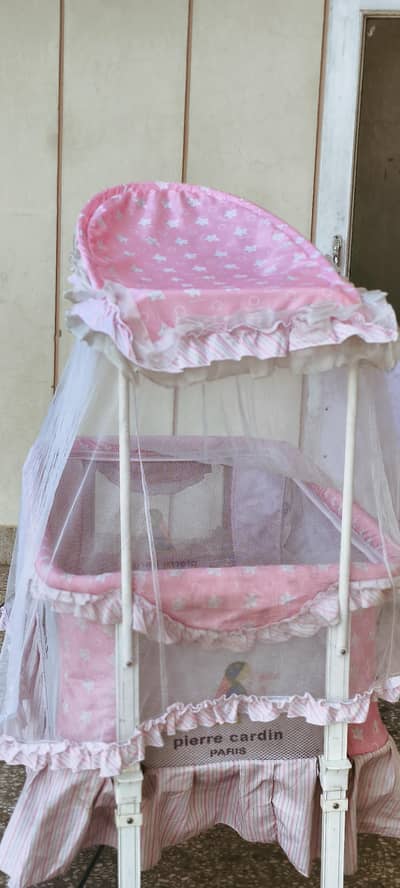 baby cot