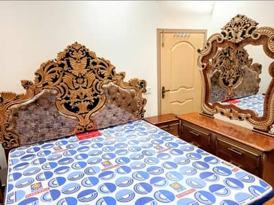 Brand new condition Bed set king size with side tables dressing