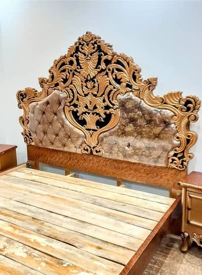 Bed Set king size brand new condition never used with side tables