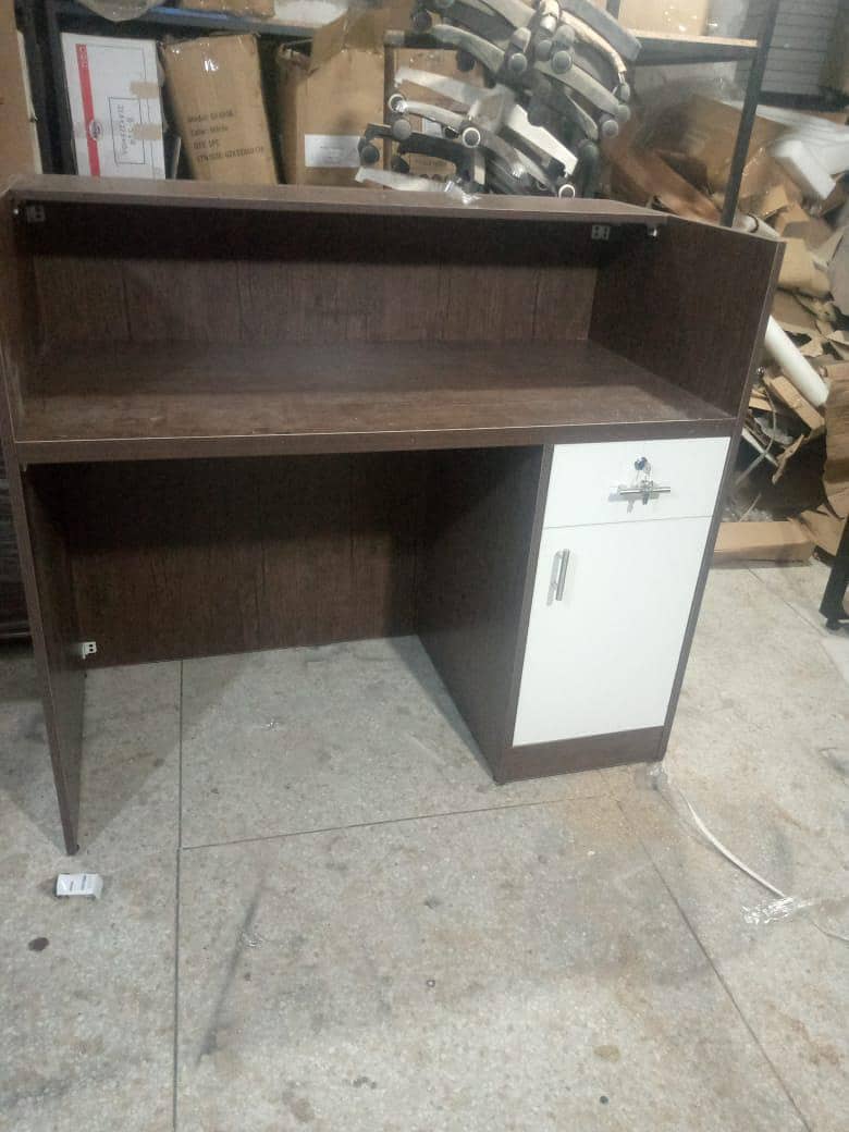 Reception Table/Counter 4
