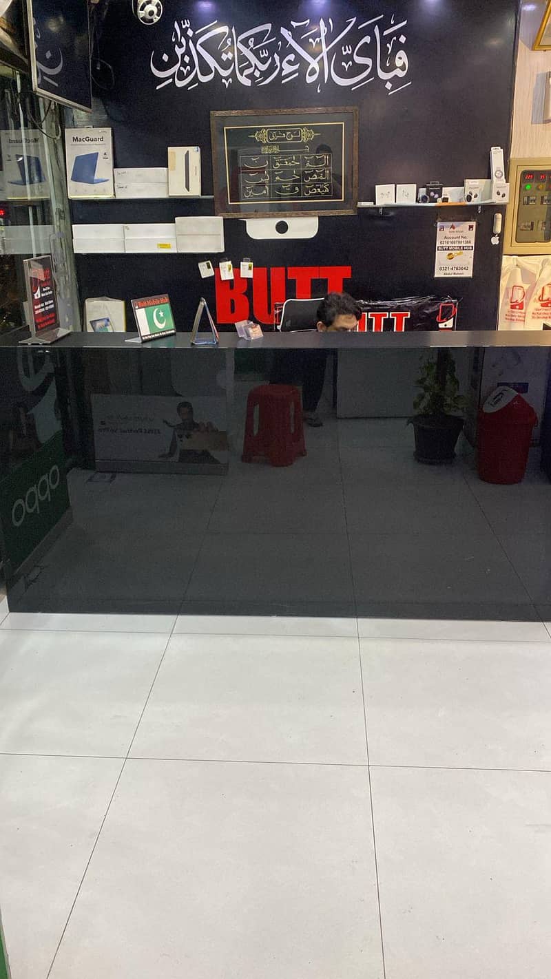 Reception Table/Counter 6