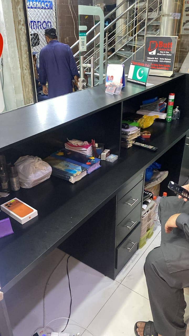 Reception Table/Counter 7