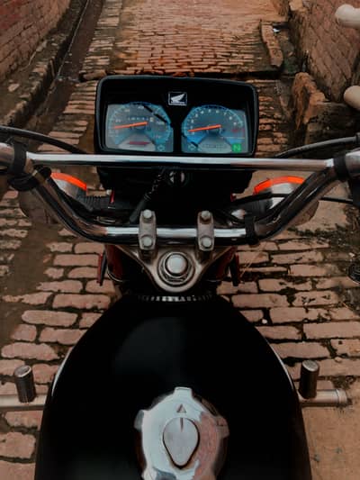 Honda CG125 2022 Model and 2023 Sticker