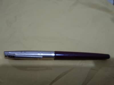 vintage Universal pen made in Italy  OK nip slip like 14k Gold not con