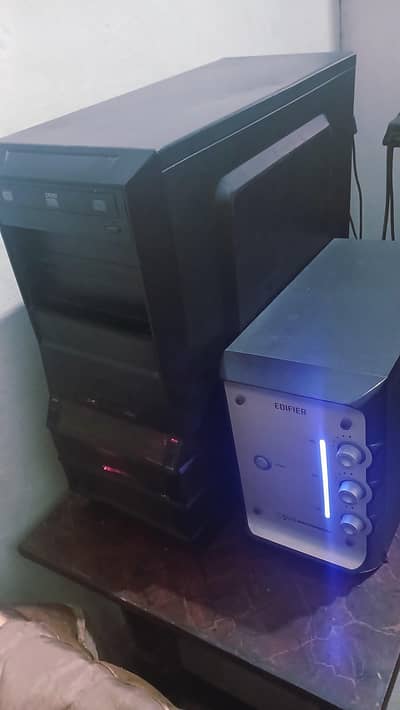 i3  8gb ram 500gb hard   2gb graphic card