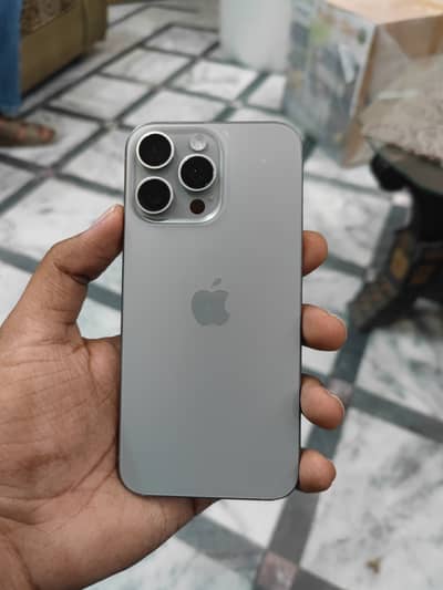 Iphone 15 pro max Natural titanium jv