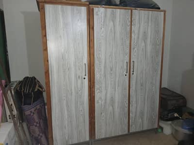 wood almari for sell (khud banwaii thi Shok sy )