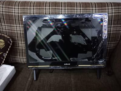 assalam o ualikum asuz lcd 24 inch new condition