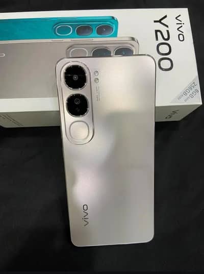 vivo y200 8+8(256(