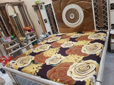 King size bed with 8inch mattress - Side Tables & Dressing Table