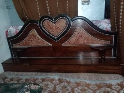 bed wooden