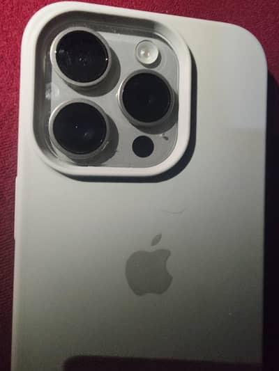 iPhone 15 pro titanium 256 10 by 10