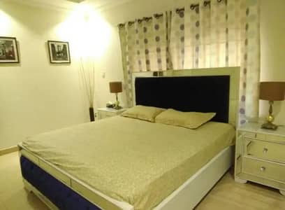 Two bedroom phr day short Time apartment available bahria twon
