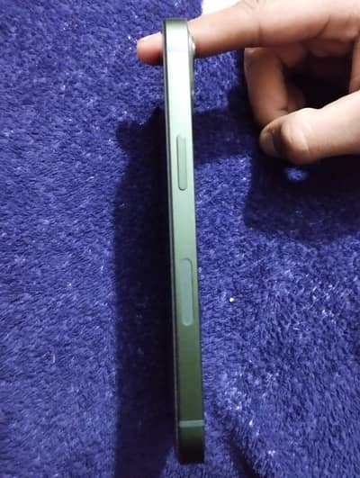 iPhone 13 in Good condition 10/10