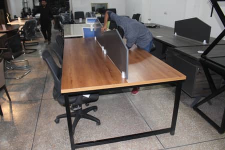 WORKSTATION FOR 4 PERSONS/OFFICE FURNITURE/OFFICE EXECUTIVE TABLE