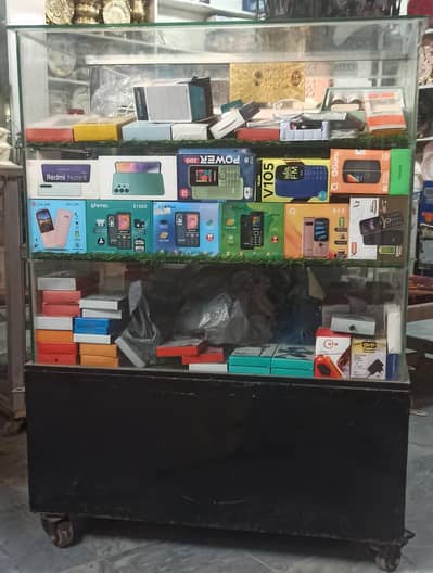 شوکیس برائے فروخت