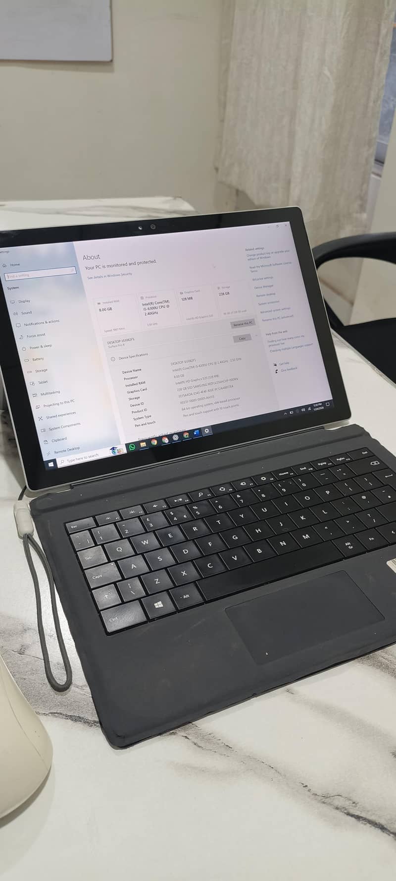 Microsoft Surface  4 Pro 0