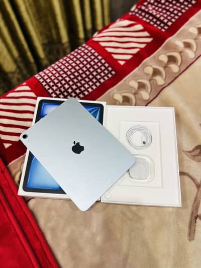 Ipad air 11 inch m3 256gb 100% health only 15cc like brand new