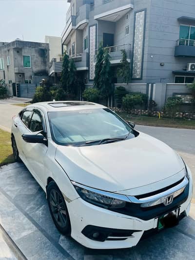 Honda civic UG red metar 2018 model