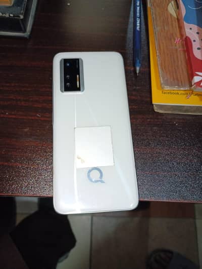Qsmart  Ultra In good condition urgent sale 6/128