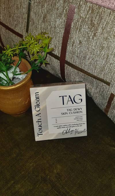TAG DEWY SKIN CUSHION