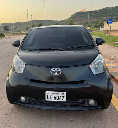 Toyota iQ 2011