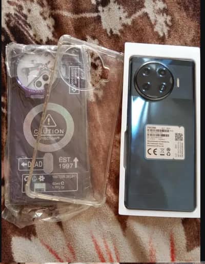 Tecno Spark 20 pro plus 256/8 with complete box