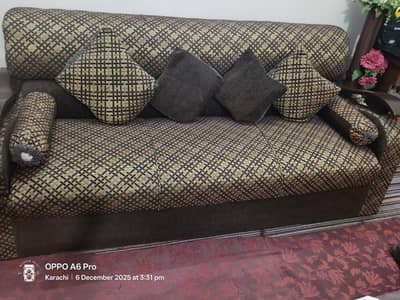 5 Seater Comfortable Sofa – Good Condition