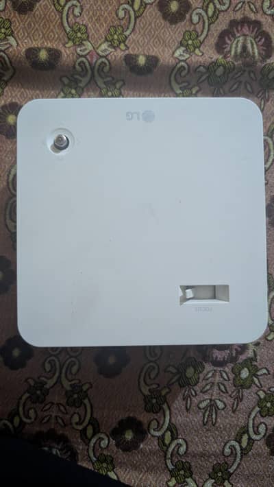 LG PF150Q Smart Projector – 10/10 Condition