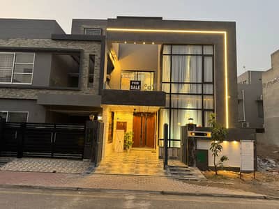 Five Marla Brand New Furnished House Available For Rent In Bahria Town, Lahore