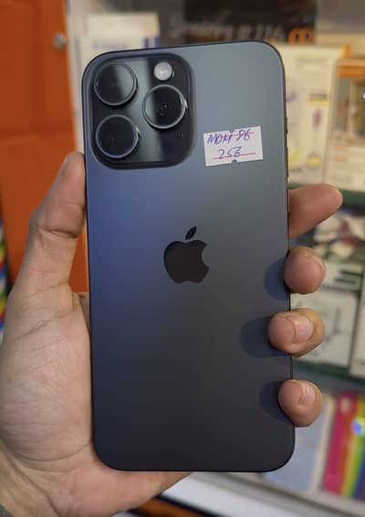 iPhone 15 pro max 256 gb bypass